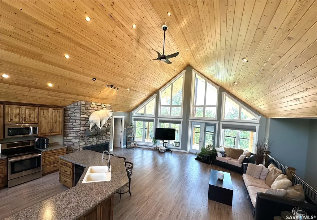 2 Derby Lane Big Shell SK S0J 2G0