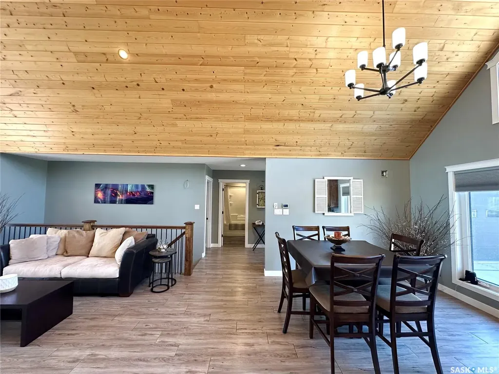 2 Derby Lane Big Shell SK S0J 2G0