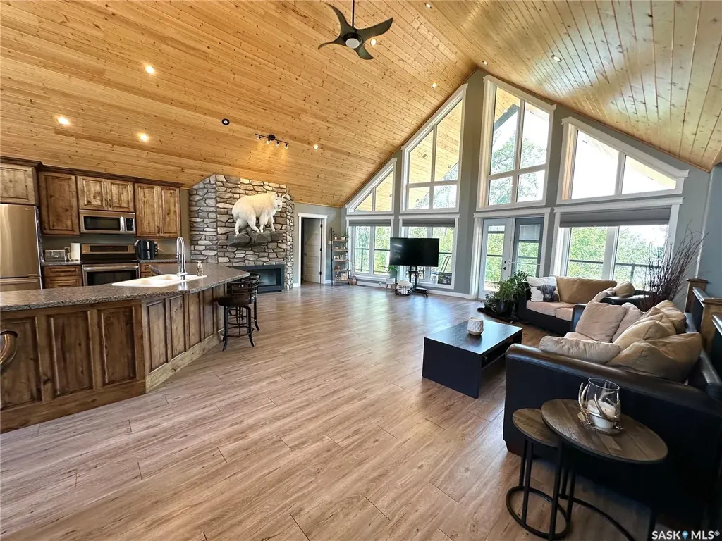 2 Derby Lane Big Shell SK S0J 2G0