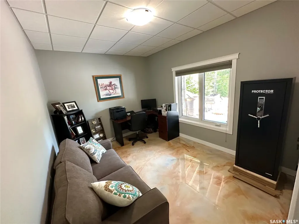 2 Derby Lane Big Shell SK S0J 2G0