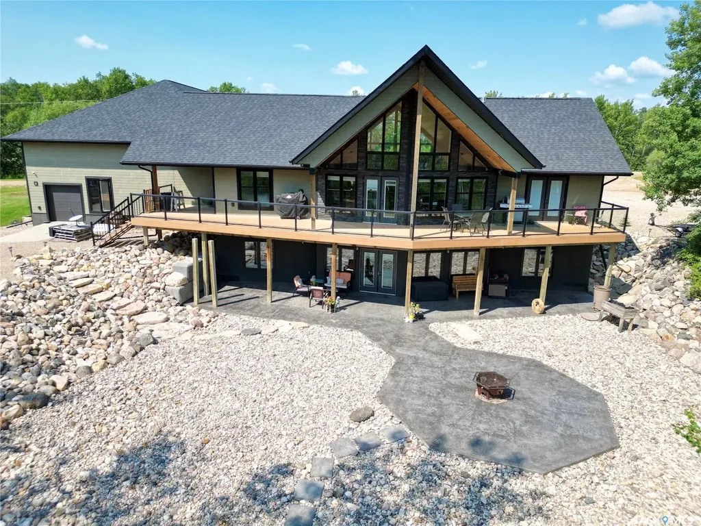 2 Derby Lane Big Shell SK S0J 2G0