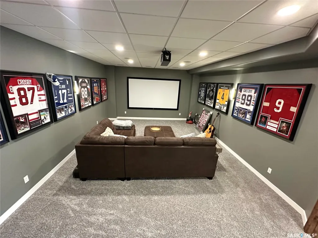 2 Derby Lane Big Shell SK S0J 2G0