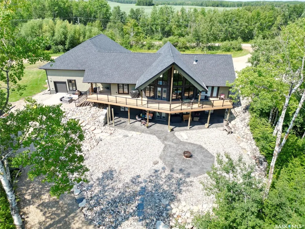 2 Derby Lane Big Shell SK S0J 2G0