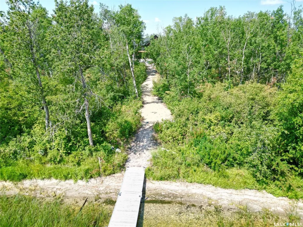 2 Derby Lane Big Shell SK S0J 2G0