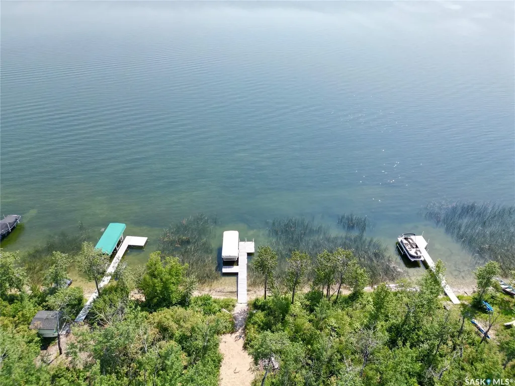 2 Derby Lane Big Shell SK S0J 2G0