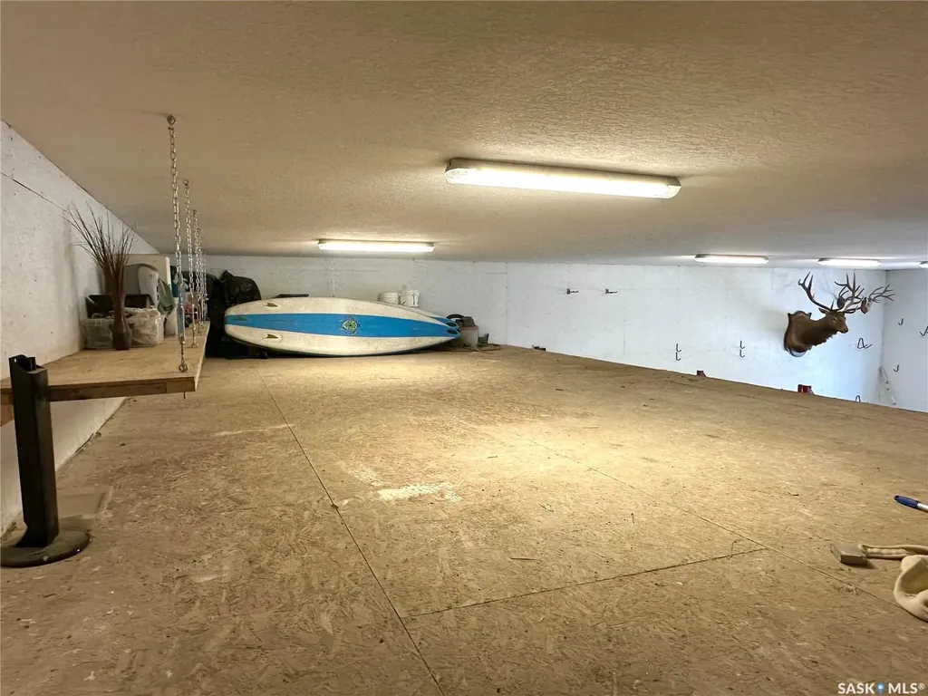 2 Derby Lane Big Shell SK S0J 2G0