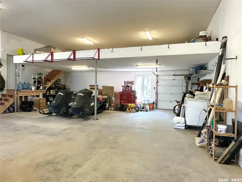 2 Derby Lane Big Shell SK S0J 2G0