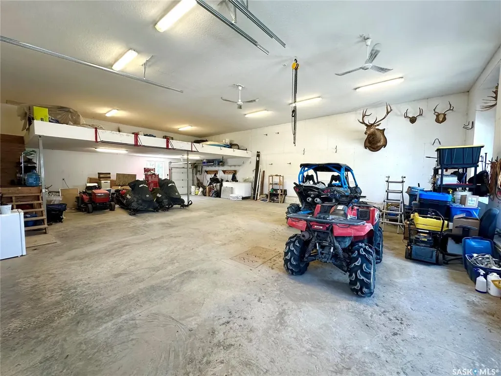 2 Derby Lane Big Shell SK S0J 2G0