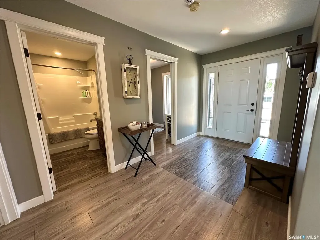 2 Derby Lane Big Shell SK S0J 2G0