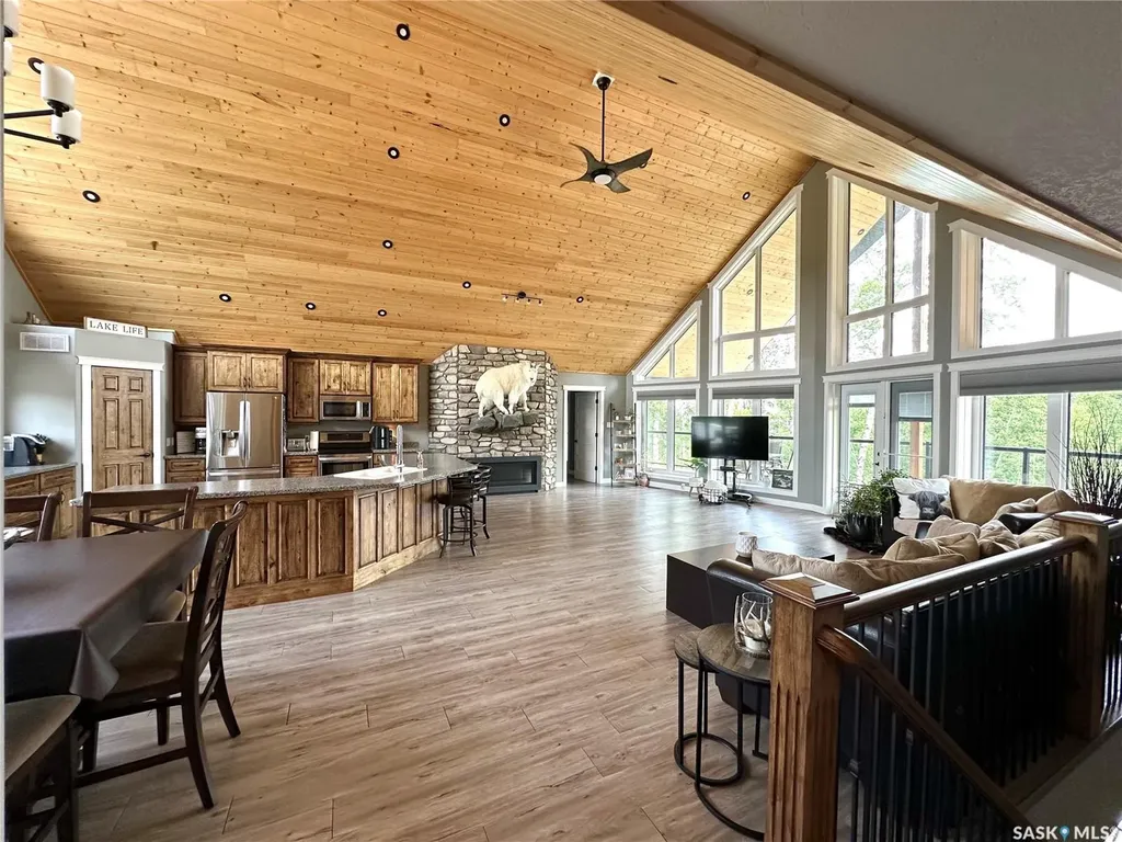 2 Derby Lane Big Shell SK S0J 2G0