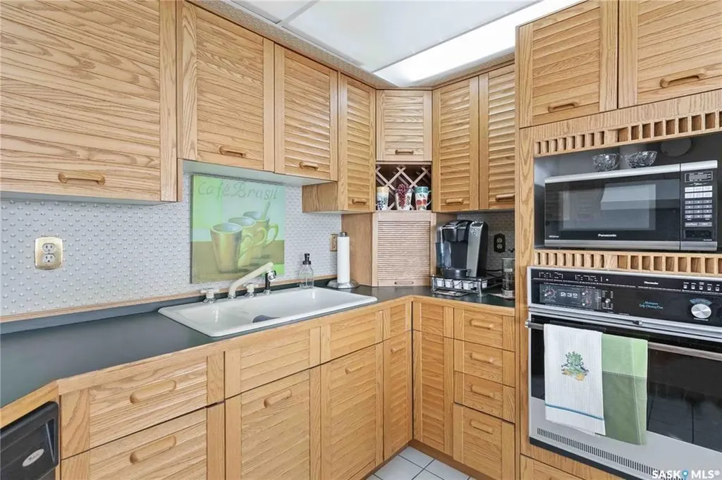 424 Spadina Crescent E Saskatoon SK S7K 6X7