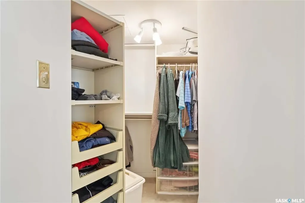 424 Spadina Crescent E Saskatoon SK S7K 6X7