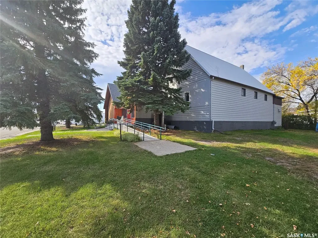 19 Broadway Street Redvers SK S0C 2H0