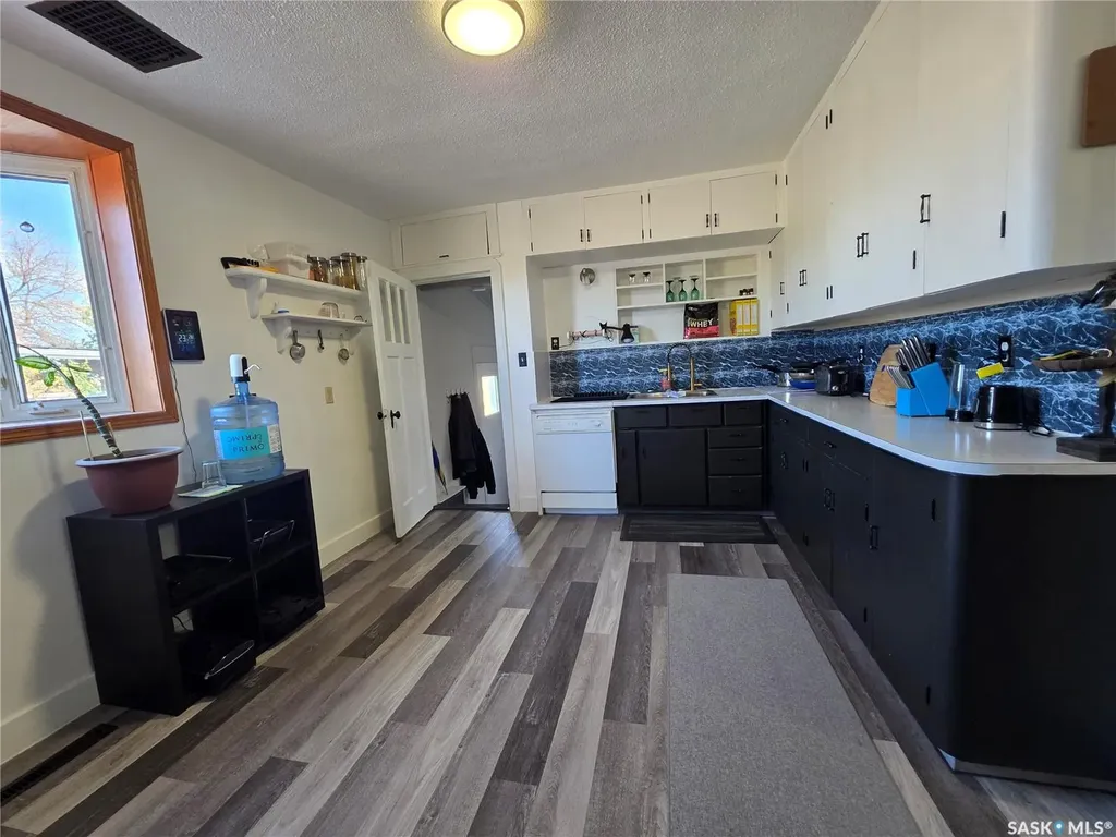 210 2nd Street S Cabri SK S0N 0J0