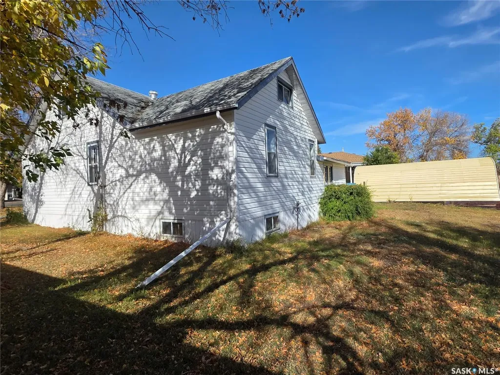 210 2nd Street S Cabri SK S0N 0J0