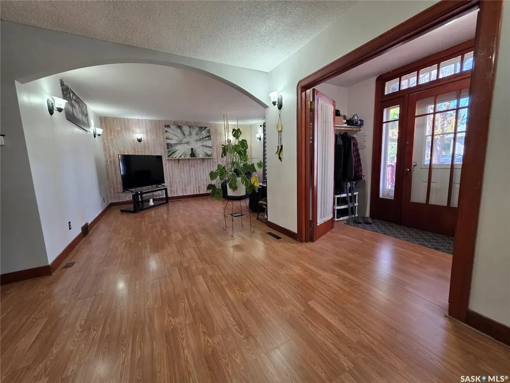 210 2nd Street S Cabri SK S0N 0J0