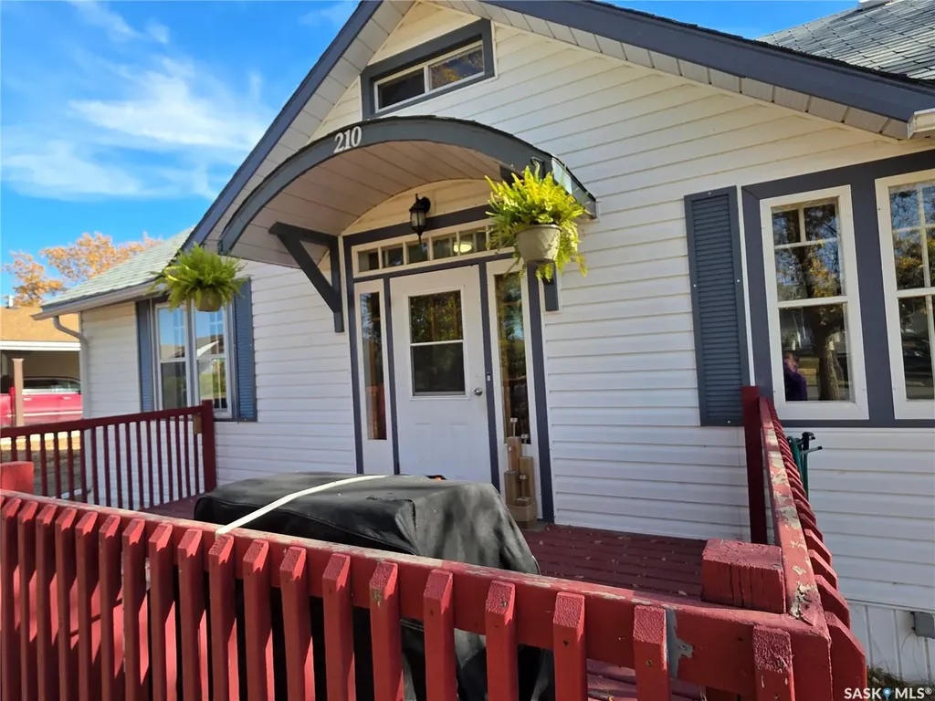 210 2nd Street S Cabri SK S0N 0J0
