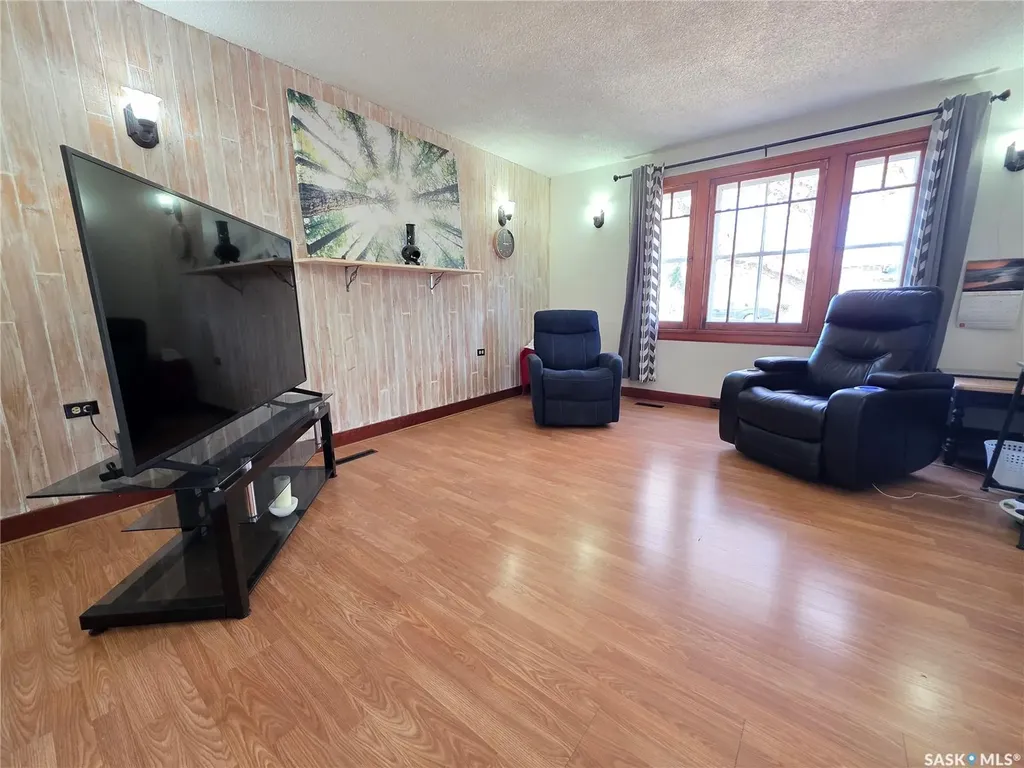 210 2nd Street S Cabri SK S0N 0J0