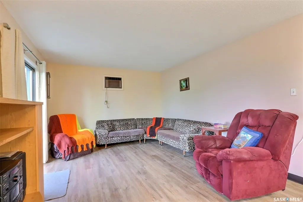 54 19th Street E Prince Albert SK S6V 1J2