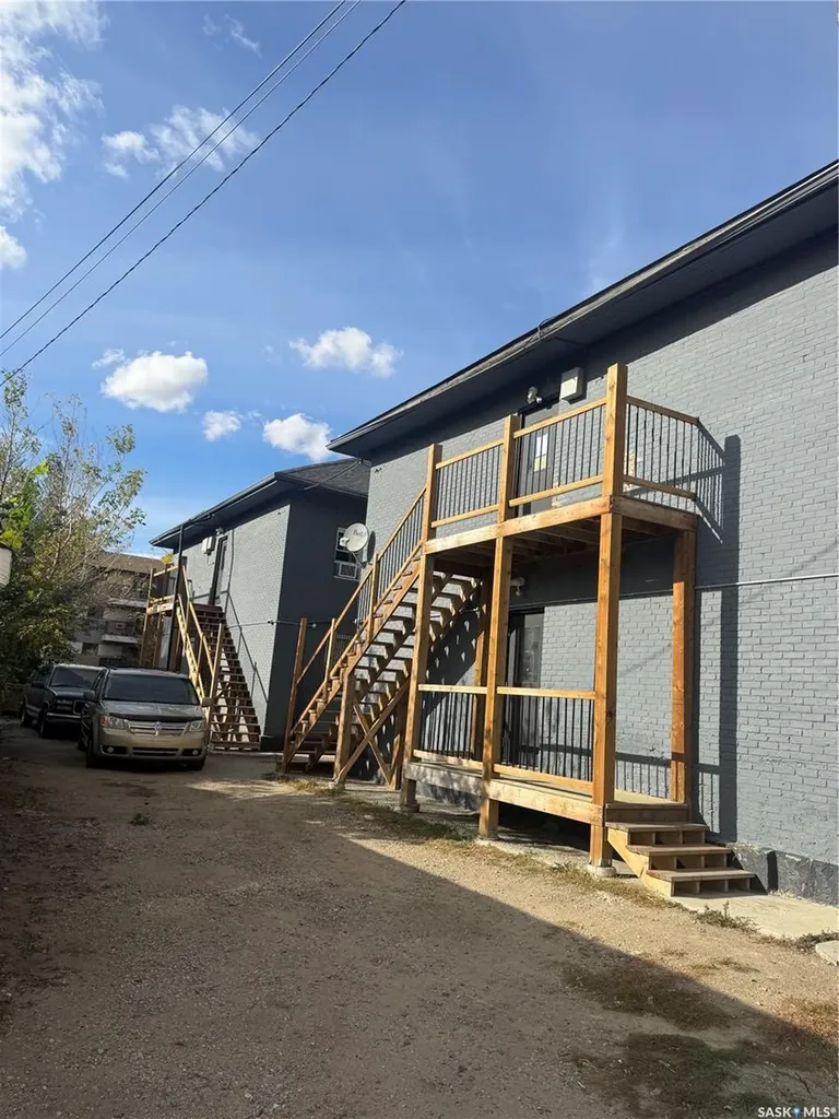 305 Queen Street Saskatoon SK S7K 0M1