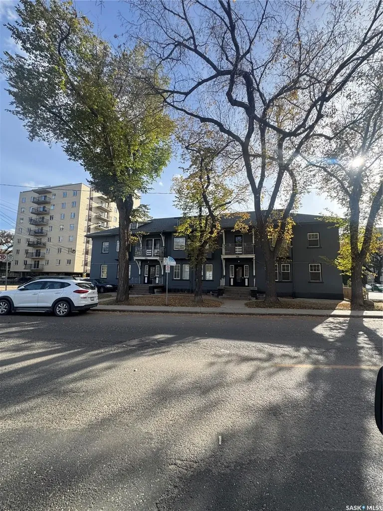 305 Queen Street Saskatoon SK S7K 0M1