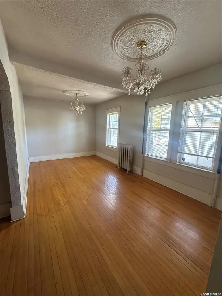 305 Queen Street Saskatoon SK S7K 0M1