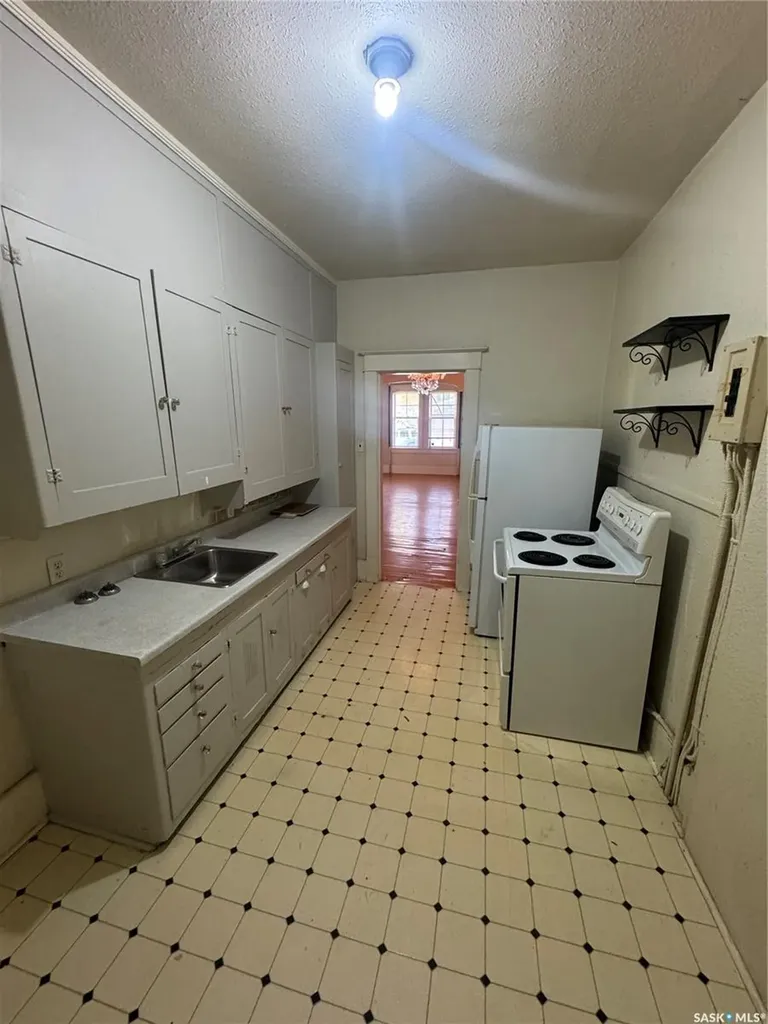 305 Queen Street Saskatoon SK S7K 0M1
