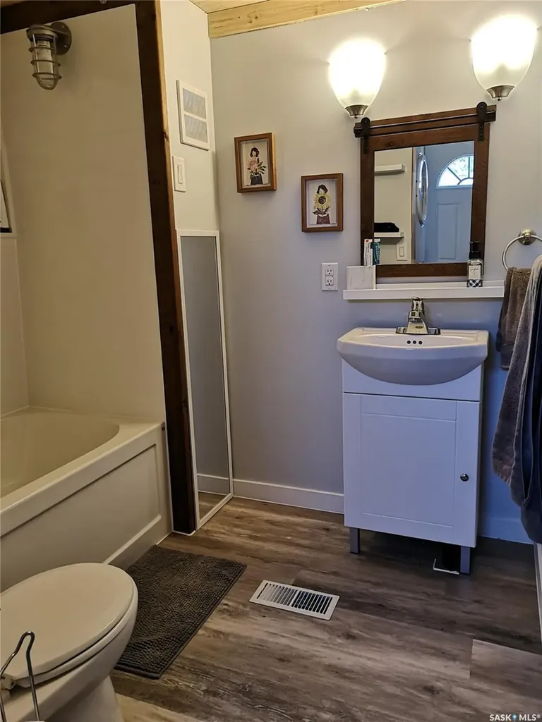 709 2nd Avenue W Kindersley SK S0L 1S0
