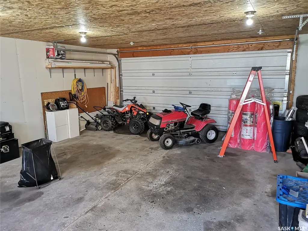 709 2nd Avenue W Kindersley SK S0L 1S0