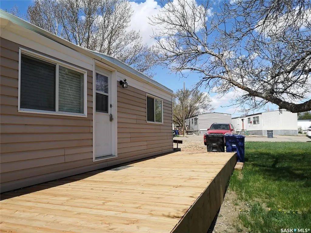 709 2nd Avenue W Kindersley SK S0L 1S0