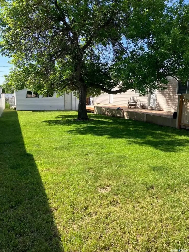 709 2nd Avenue W Kindersley SK S0L 1S0