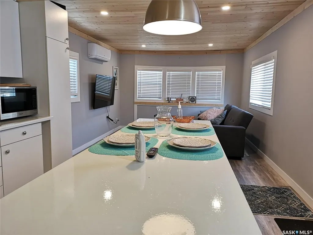 709 2nd Avenue W Kindersley SK S0L 1S0