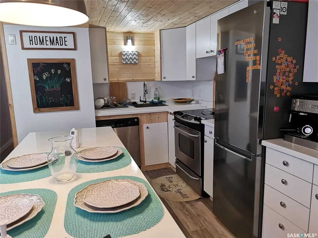 709 2nd Avenue W Kindersley SK S0L 1S0