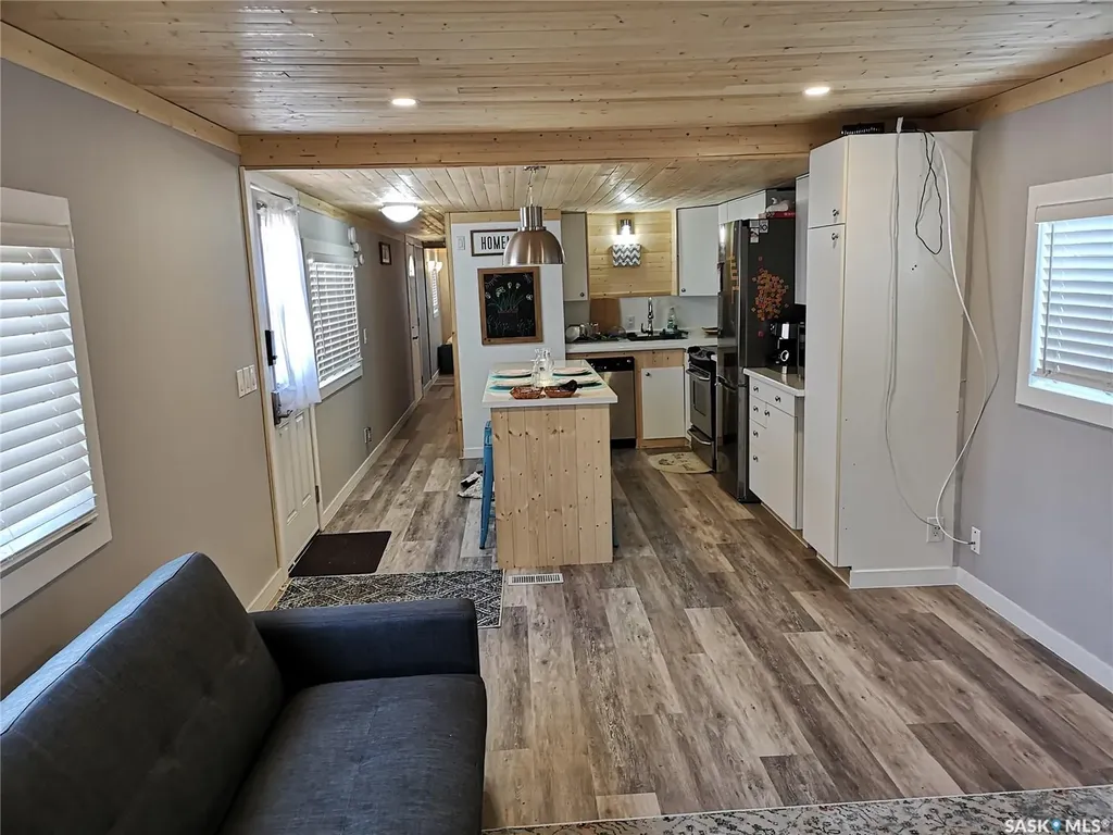 709 2nd Avenue W Kindersley SK S0L 1S0
