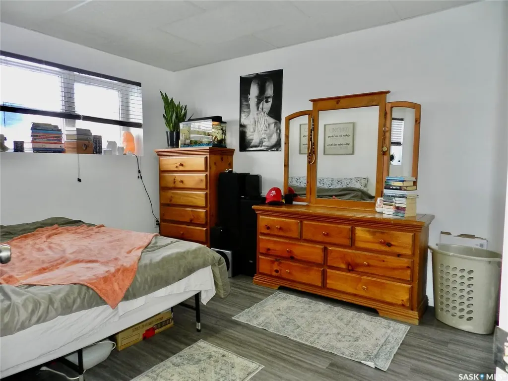 907 Ominica Street E Moose Jaw SK S6H 0J1
