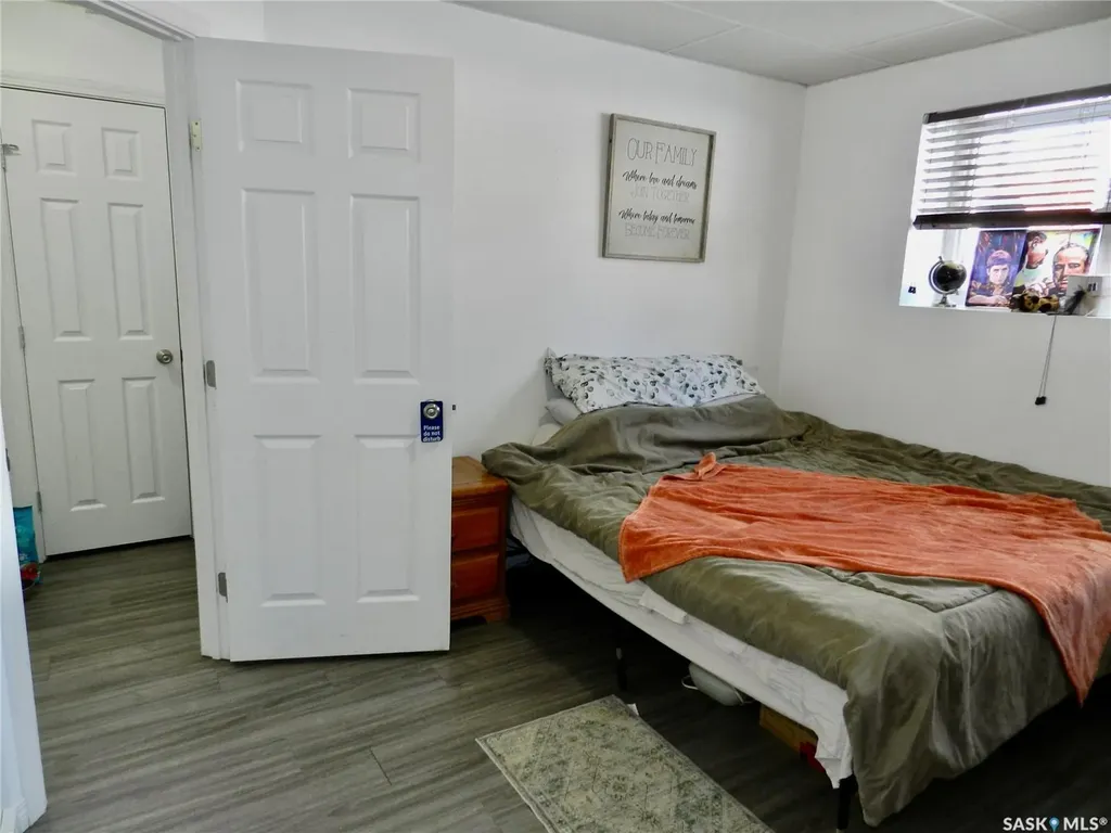 907 Ominica Street E Moose Jaw SK S6H 0J1