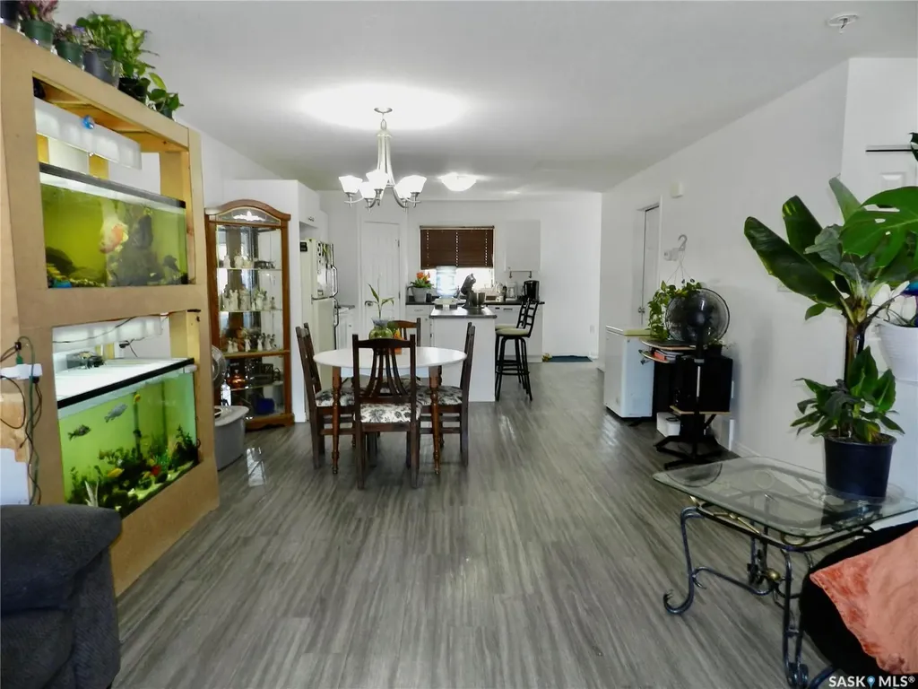 907 Ominica Street E Moose Jaw SK S6H 0J1
