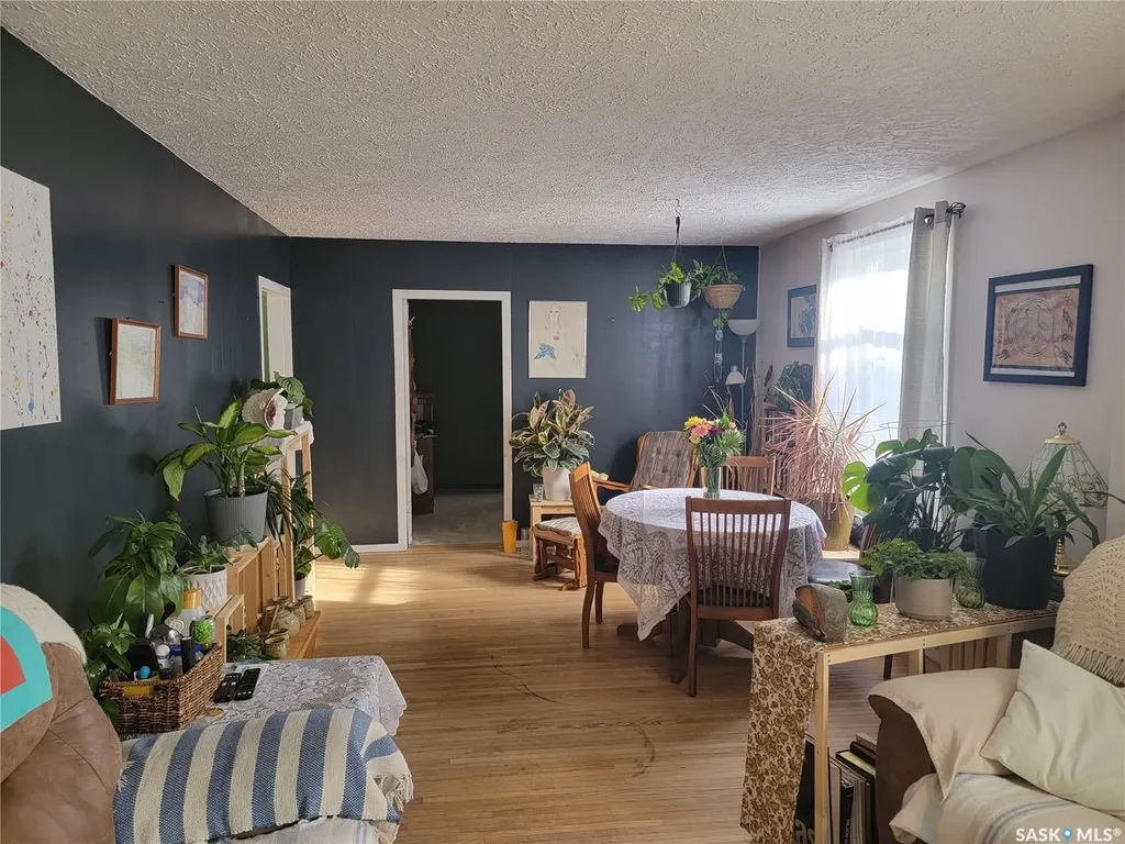 406 1st Street E Wilkie SK S0K 4W0