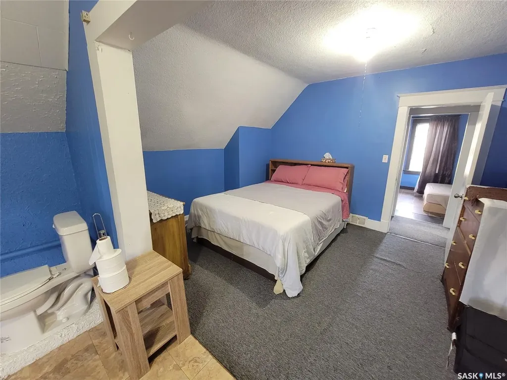 406 1st Street E Wilkie SK S0K 4W0