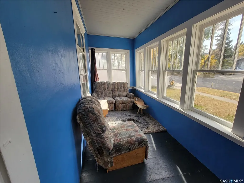 406 1st Street E Wilkie SK S0K 4W0