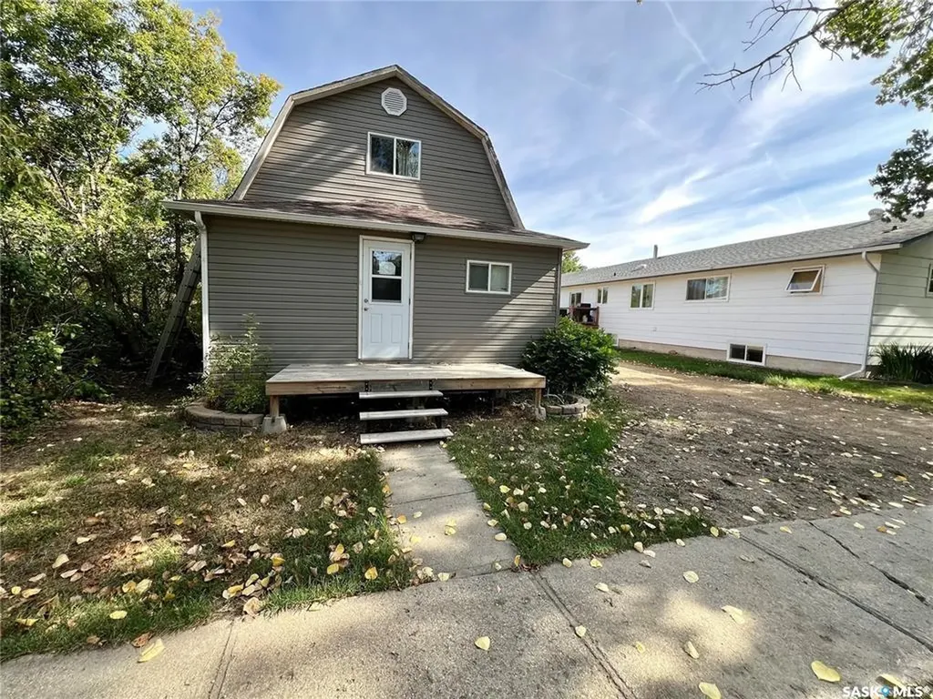 82 3rd Avenue E Central Butte SK S0H 0T0