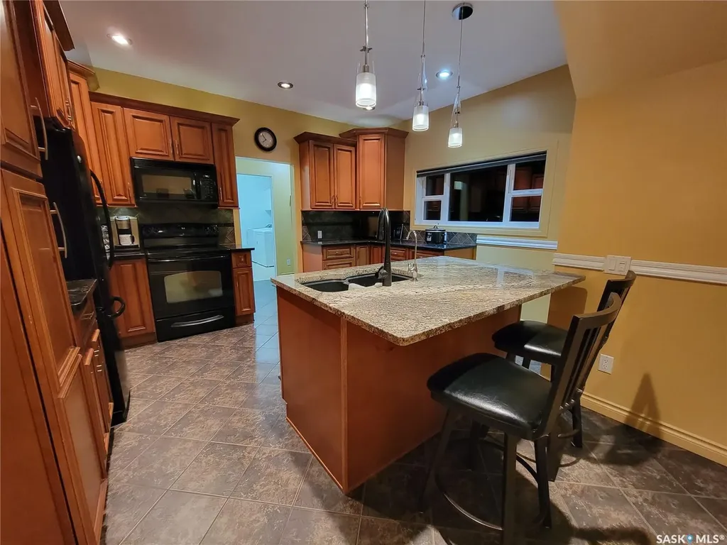 560 4th Avenue E Unity SK S0K 4L0