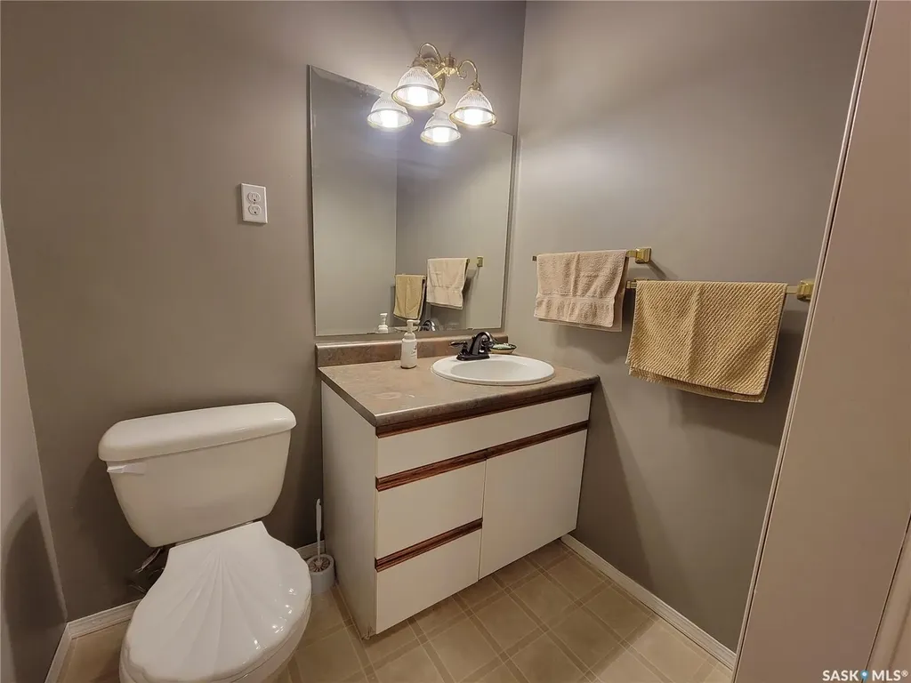 560 4th Avenue E Unity SK S0K 4L0