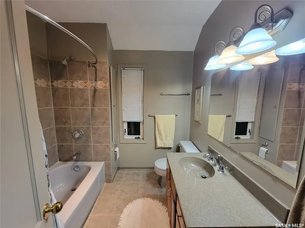 560 4th Avenue E Unity SK S0K 4L0