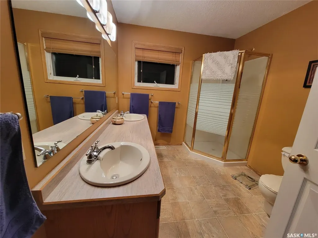 560 4th Avenue E Unity SK S0K 4L0