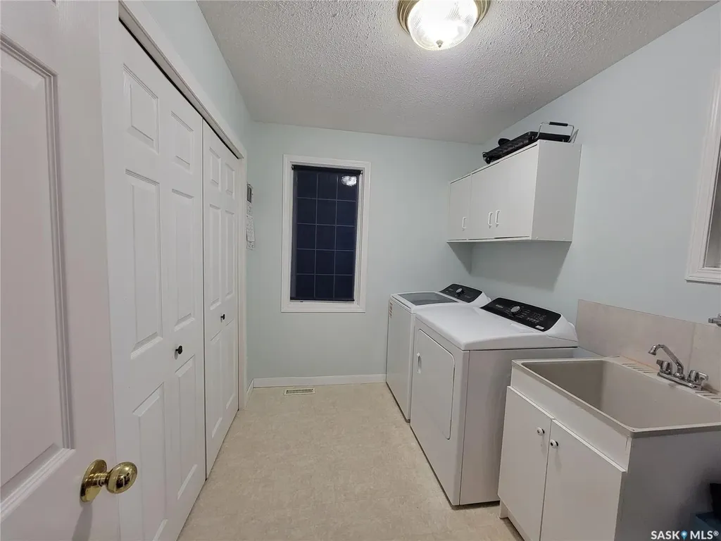 560 4th Avenue E Unity SK S0K 4L0