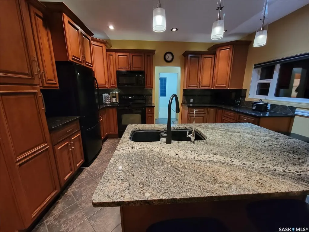 560 4th Avenue E Unity SK S0K 4L0