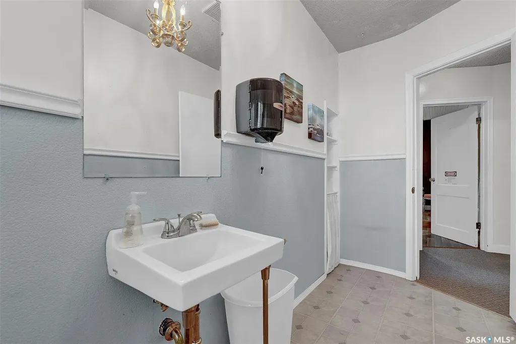122 Central Avenue Montmartre SK S0G 3M0
