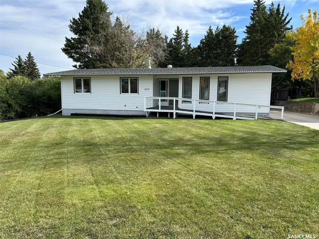 602 Hall Street Kelvington SK S0A 1W0
