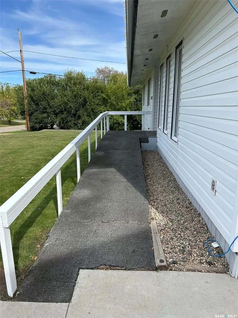 602 Hall Street Kelvington SK S0A 1W0